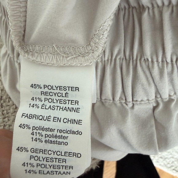 Vuori Villa Cargo Jogger in off white size S - Picture 13 of 14